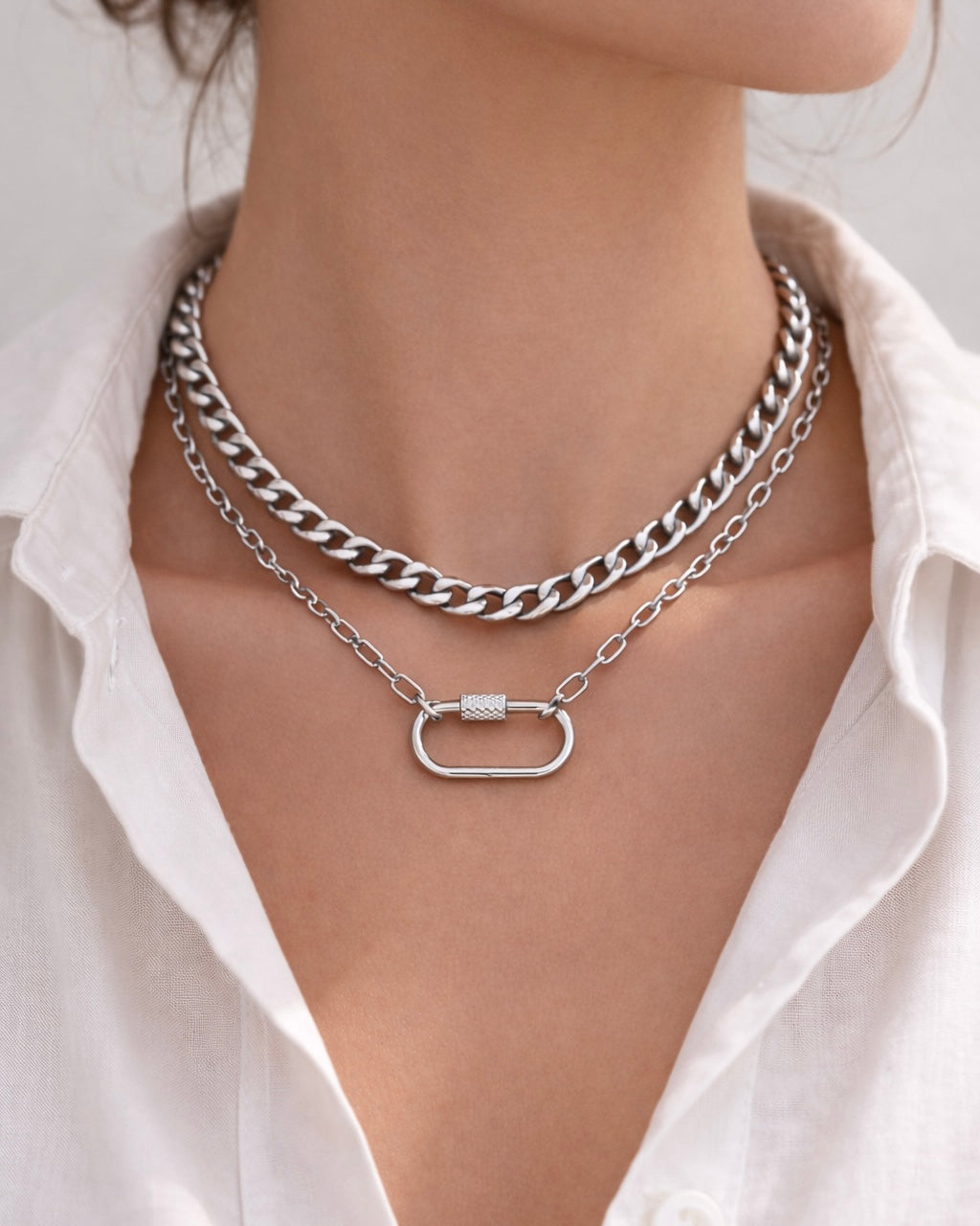 Model Off Duty Necklace