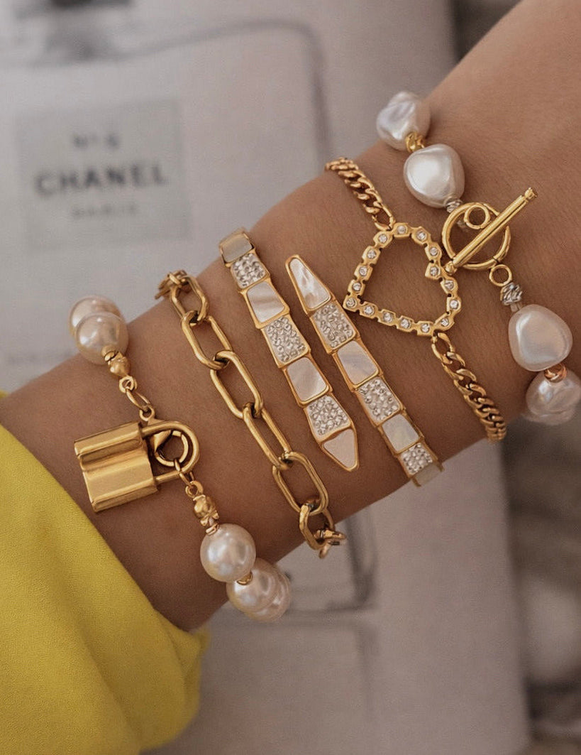 Heavenly Form Bracelet