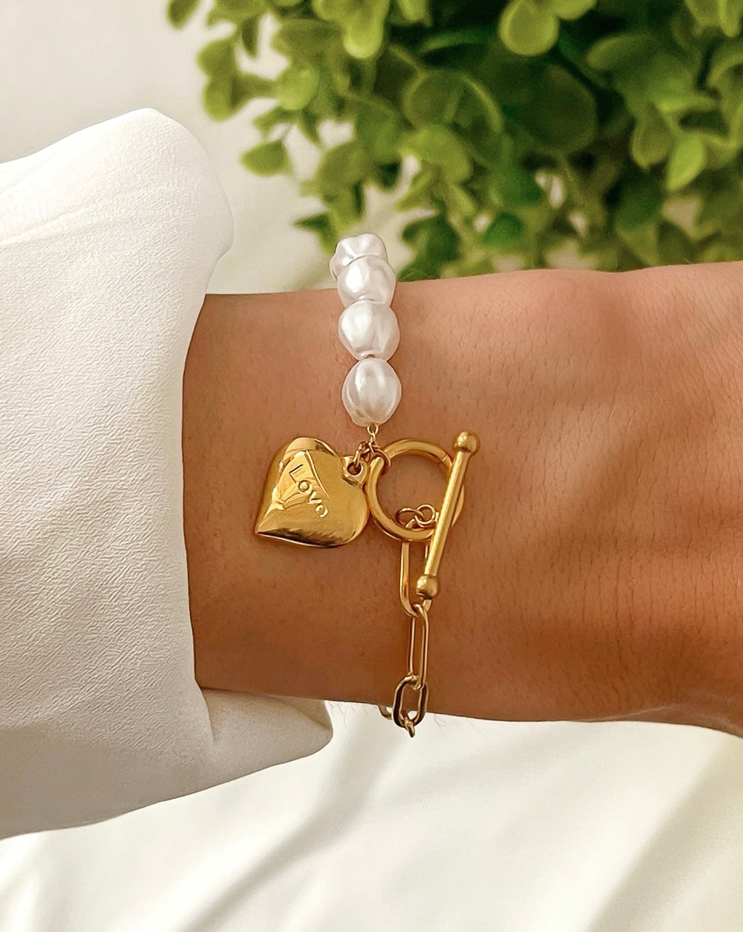 Heart Charm Pearl Bracelet